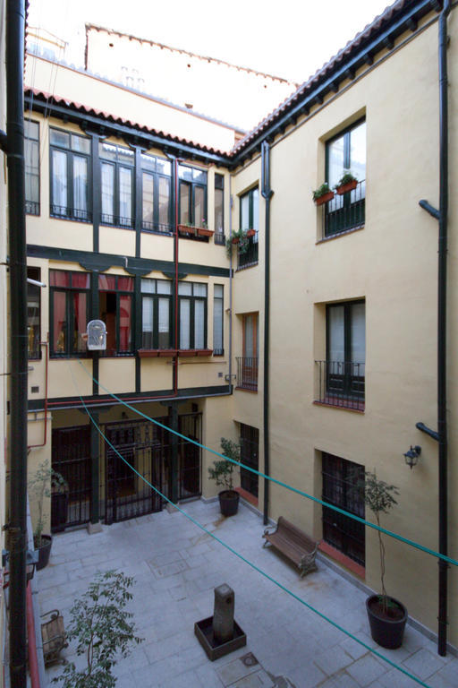 Hostal Rico Madrid Exterior photo