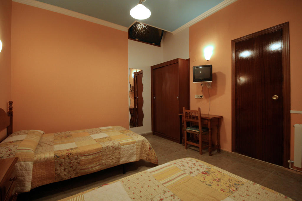 Hostal Rico Madrid Exterior photo