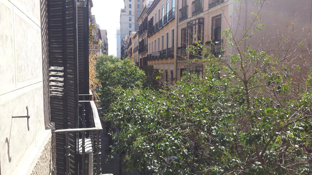 Hostal Rico Madrid Exterior photo