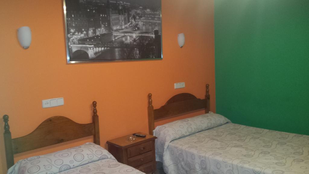 Hostal Rico Madrid Exterior photo
