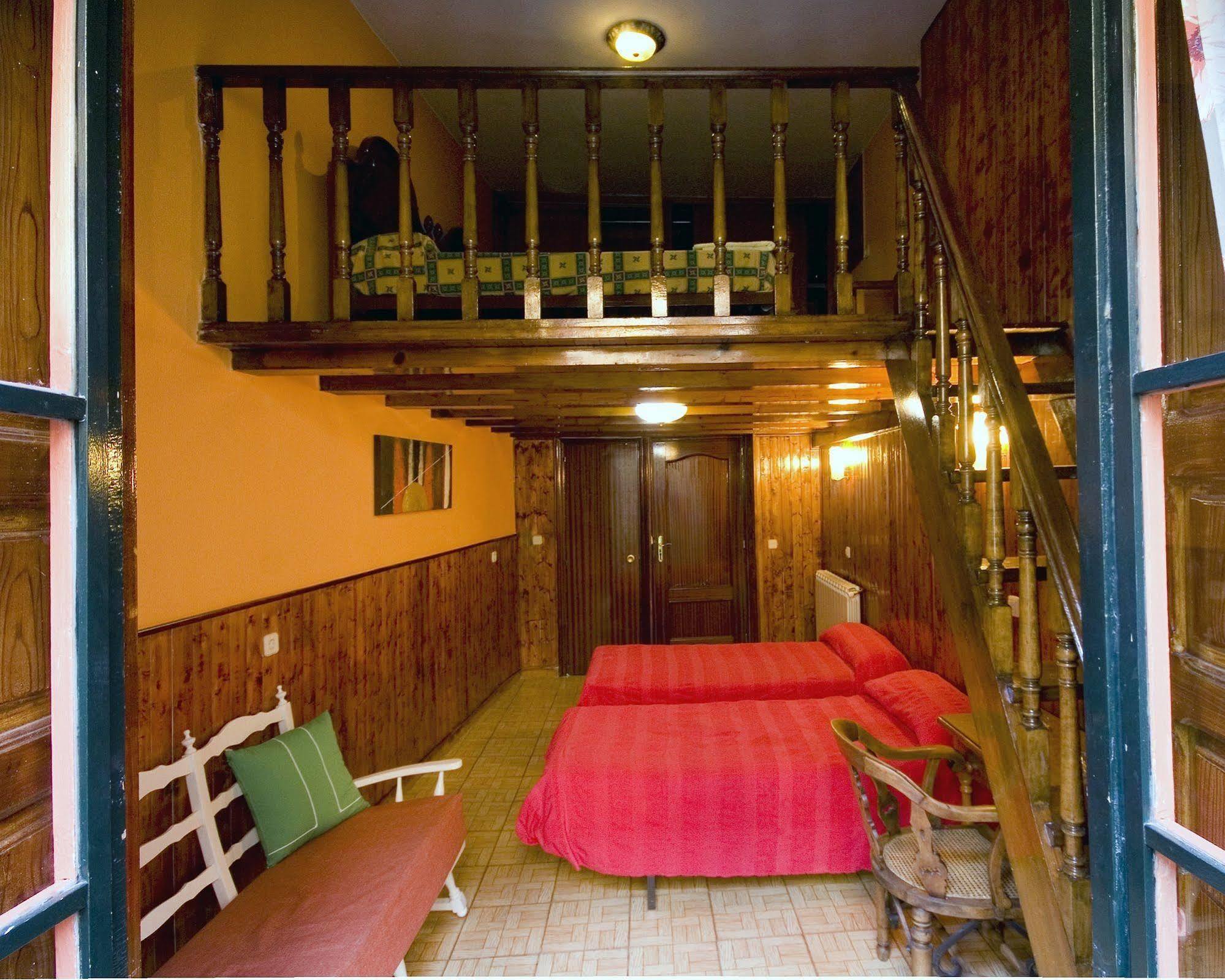 Hostal Rico Madrid Exterior photo