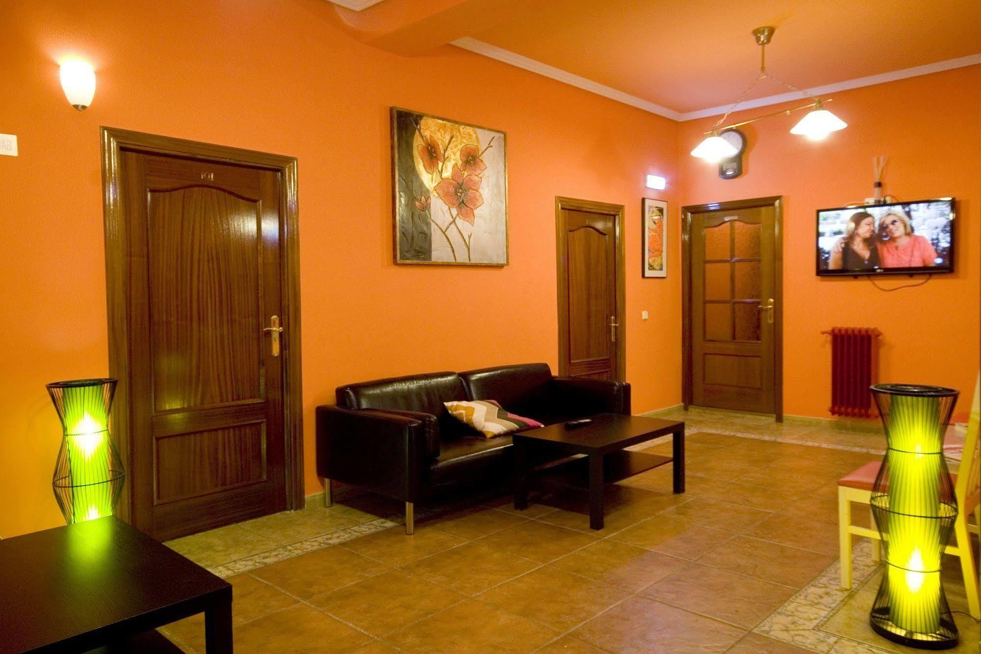 Hostal Rico Madrid Exterior photo